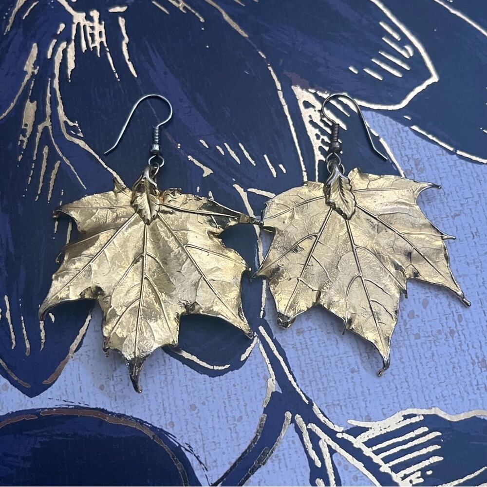 Vintage Stunning Large Gold Dipped Maple Leaf Dan… - image 4